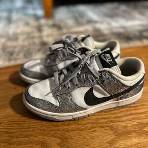 Nike “Golden Girls” low dunk